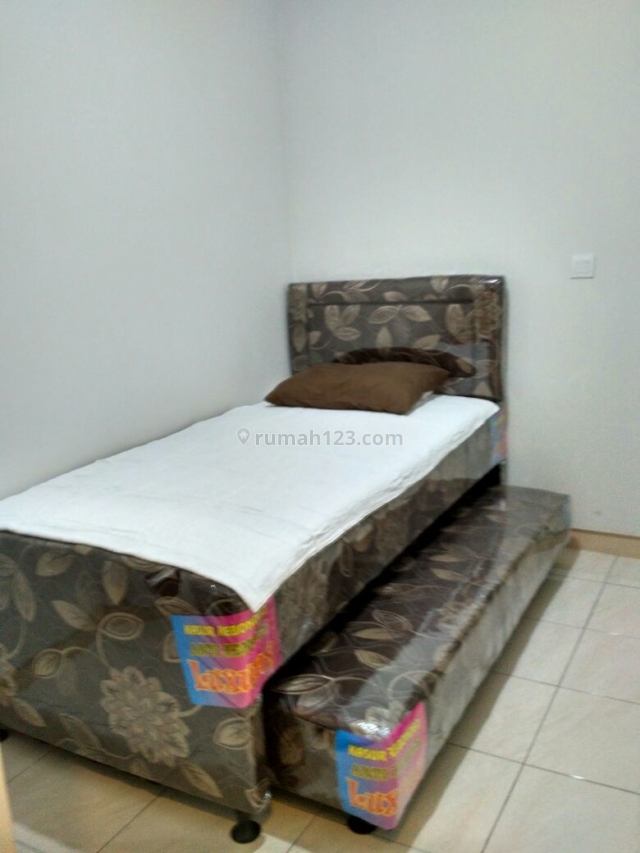Studio semi furnish Springlake, bulanan, per 3 bulan lebih murah, Summarecon Bekasi, Bekasi