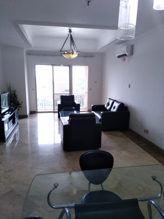BEST PRICE KEDOYA ELOK APARTMEN 3+1BR, Low zone, Full furnish, Classic desigh, Kebon Jeruk, Jakarta Barat