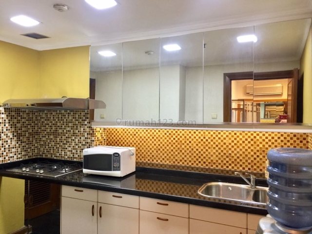Nice modern corner unit in Puri Imperium. Must see, Kuningan, Jakarta Selatan