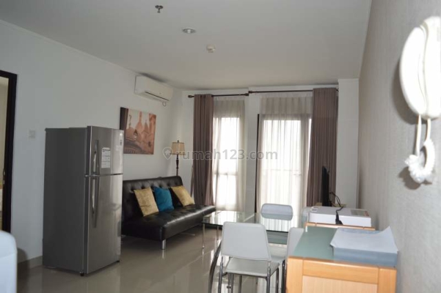 Nice and clean apartment unit in Gatot Subroto. Corner unit, Gatot Subroto, Jakarta Selatan