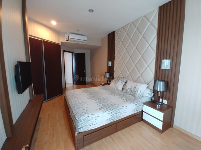 Nice Layout and Fully Furnished in Gandaria Heights Apartment, 3 Bedrooms + 1 (Ready to Move-in), Gandaria, Jakarta Selatan