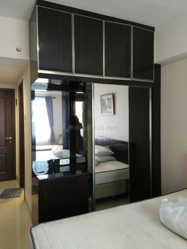 Apartemen Berkelas Ciumbuleuit Bdg studio, full furnished. Harga Promo., Ciumbuleuit, Bandung