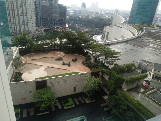 apartemen central 3+1 bedroom furnish bgs luas 130 m2 lantai sedang view city hrg 250jt, S Parman, Jakarta Barat