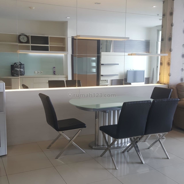 Apartemen Central Park Luas 113,7m2 3BR Full Furnished Lantai Tinggi Harga 235jt, Central Park, Jakarta Barat