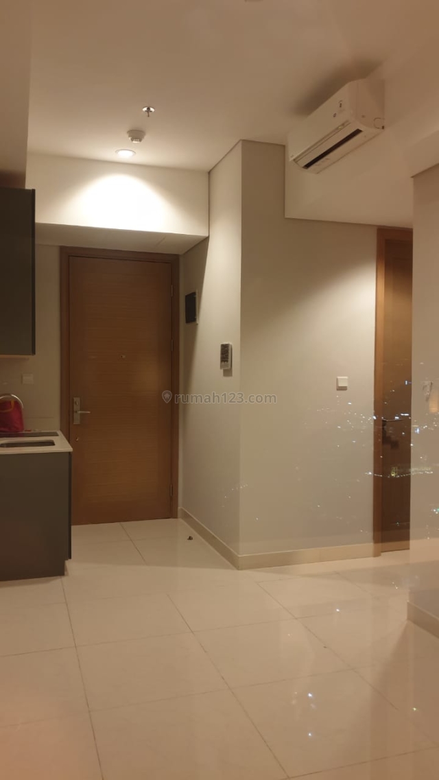 Apartement Taman Anggrek Tower CALYPSO only 70jta, Bangunan BARU dan Nyaman, Taman Anggrek, Jakarta Barat