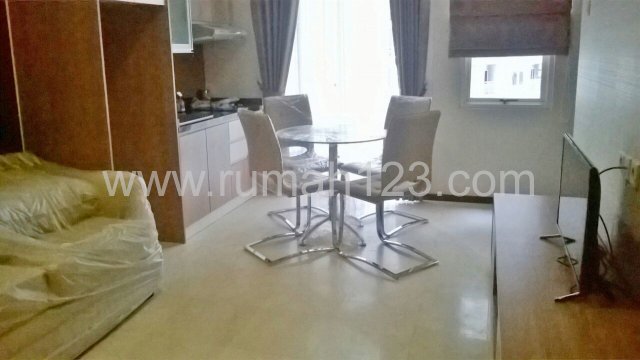 Royal Medit 2+1 53m2 Furnish Bagus Banget Lengkap View City, Tanjung Duren Utara, Jakarta Barat