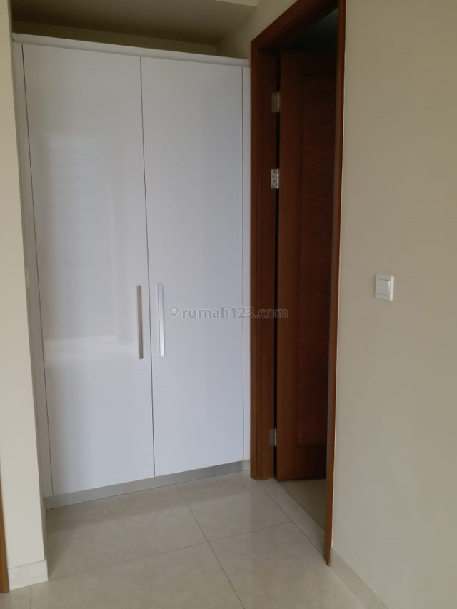 Apartemen Taman Anggrek Residence 3 BR Lantai 8 Tower CTA (MP5498FI), Taman Anggrek, Jakarta Barat