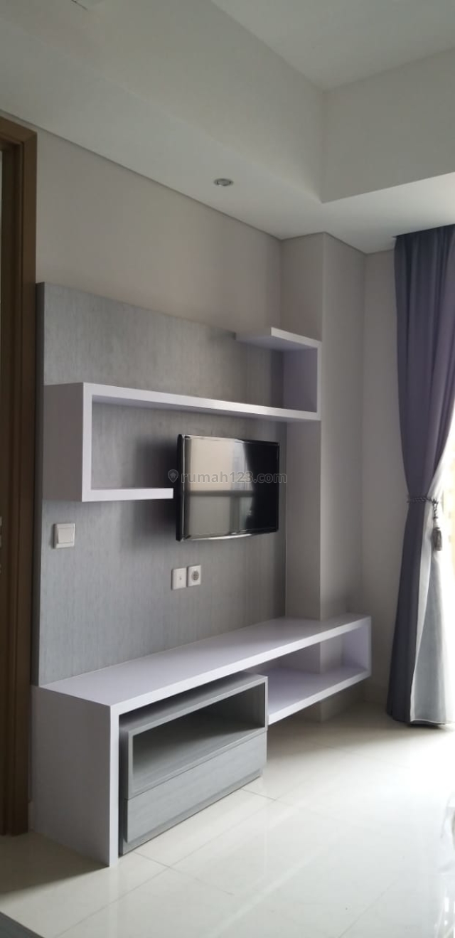 Apartemen Taman Anggrek Tower D Lantai Rendah Fully Furnished View City Luas 38m2 Harga 65jt Pertahun Nego, Taman Anggrek, Jakarta Barat