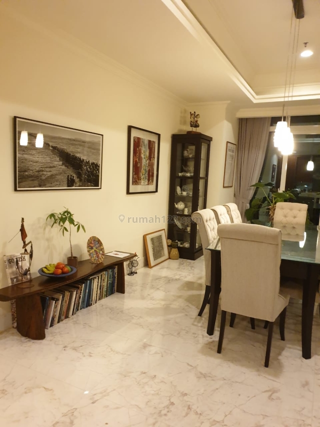 Botanica Apartemen, Simprug, Kebayoran Baru. 3 Bedroom. Sudah ada penyewa- Investasi Bagus, Simprug, Jakarta Selatan