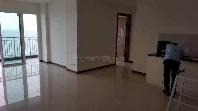 Condominium Green Bay Pluit hadap laut. Siap huni, Pluit, Jakarta Utara