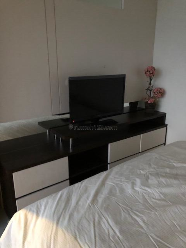 Apartemen Central Park Luas 44m2 1BR Fully Furnished Tower Adeline, Central Park, Jakarta Barat