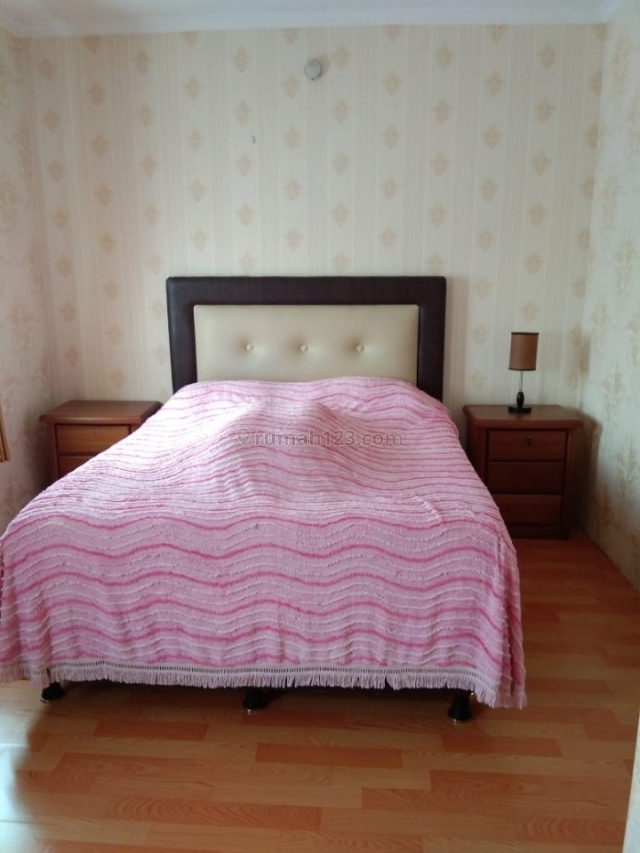 Nego Sampai Deal !! Unit 3KT, luas 80m2, sudah renovasi, full wallpaper siap huni di Apartemen Mediterania, kelapa gading, Kelapa Gading, Jakarta Utara