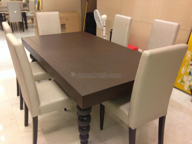 Hunian Cozy Di atas Mall, Senayan, Jakarta Selatan
