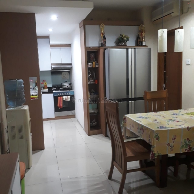 Murah ! Unit 3br luas 72m2 view bagus , baru renovasi total, Kelapa Gading, Jakarta Utara