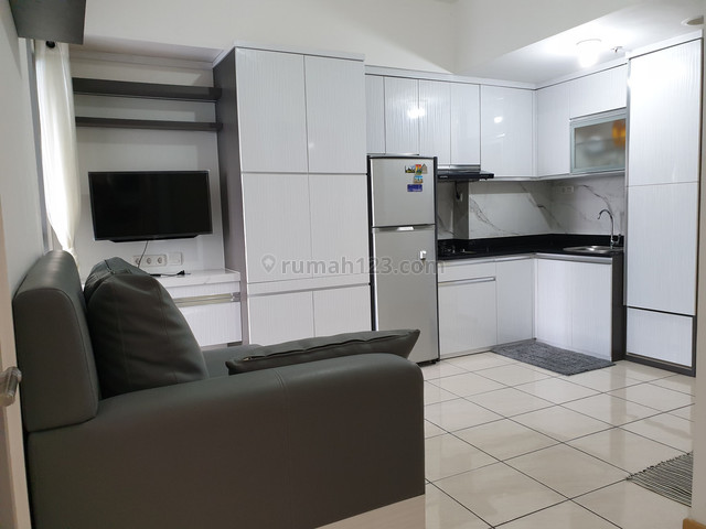 Apartemen disewakan di Midtown Gading Serpong, Tower Bryant Full Furnished menghadap Kolam Renang dan Taman, Kelapa Dua, Tangerang