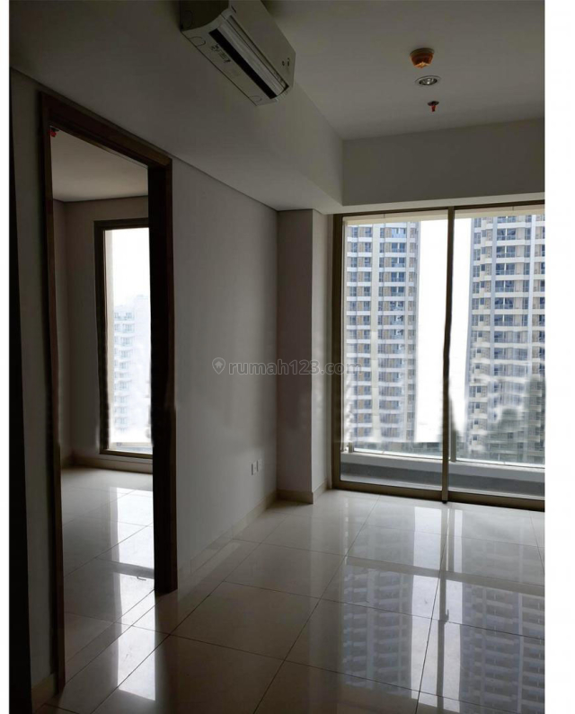Taman Anggrek Residence Luas 33m2 1BR Semi Furnished, Taman Anggrek, Jakarta Barat