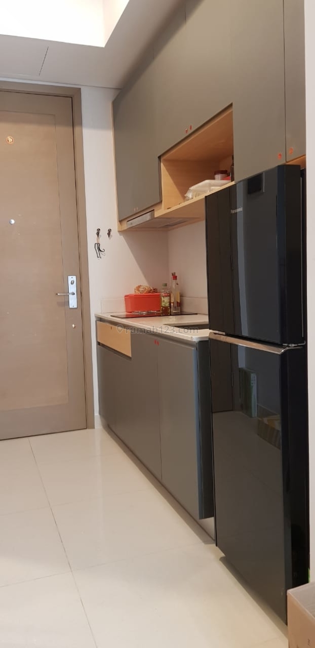 Apartemen Taman Anggrek Residence Tower F Type Studio Lantai Sedang Full Furnished View Pool, Taman Anggrek, Jakarta Barat