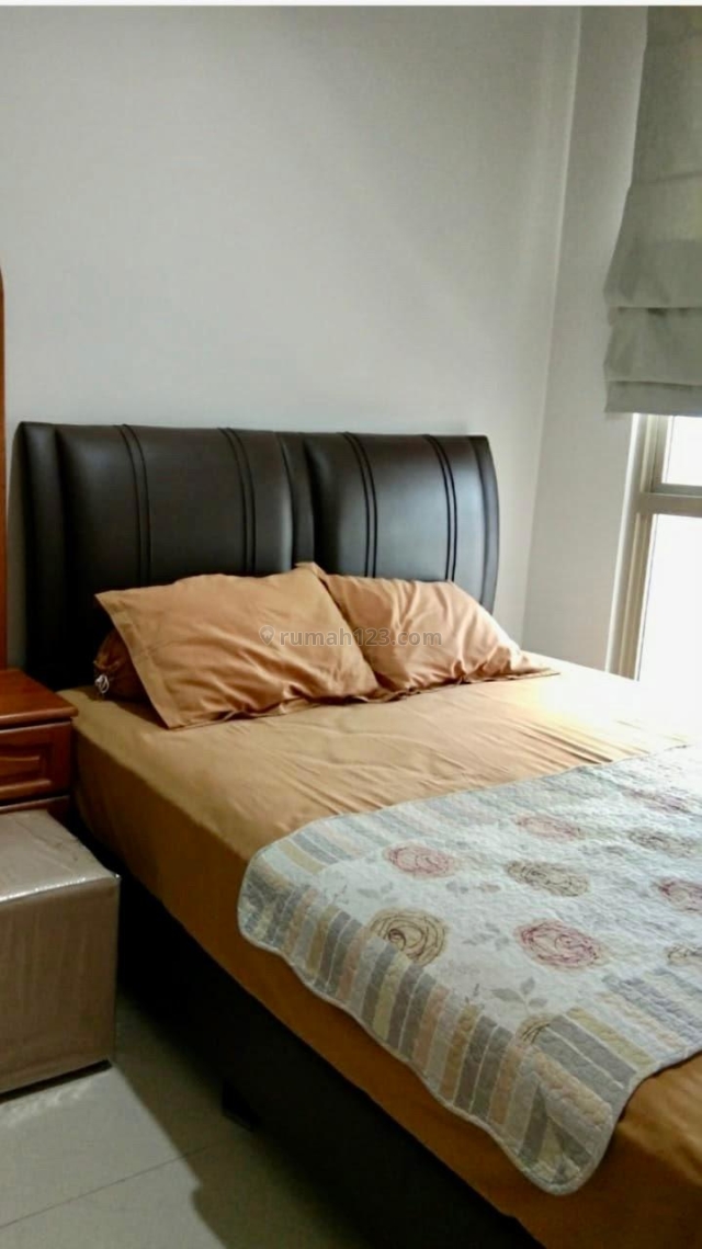 Apartemen Taman ANggrek Residence 1BR Lantai belasan View Pool, Taman Anggrek, Jakarta Barat