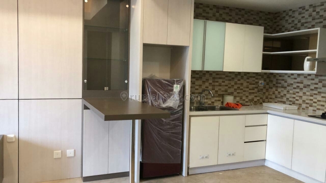 Apartemen Bagus dan Murah The Royale Springhill Kemayoran, Kemayoran, Jakarta Pusat