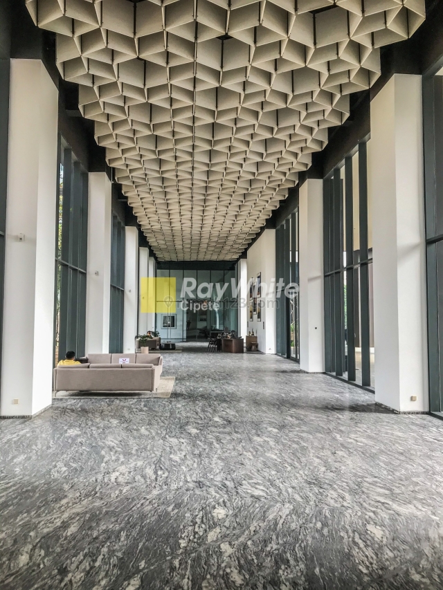 Penthouse di Izzara. Full Interior Spectacular View, TB Simatupang, Jakarta Selatan