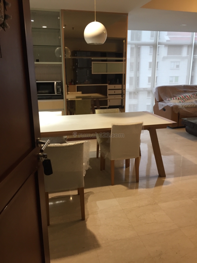 kan apartemen royal medit 3BR +1, Central Park, Jakarta Barat