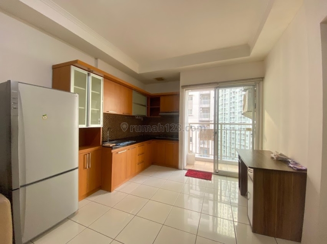 Apartment Medit 2 3 BR Lt Rendah - View Royal dan Central Park, Tanjung Duren, Jakarta Barat