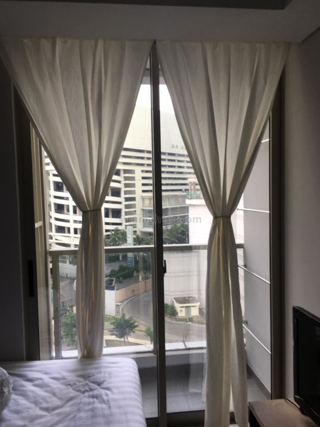 Taman Anggrek Residence Studio full furnish lantai sedang, Taman Anggrek, Jakarta Barat