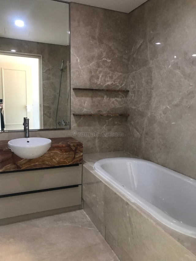 The Peak Apartment, Tegalsari, Surabaya