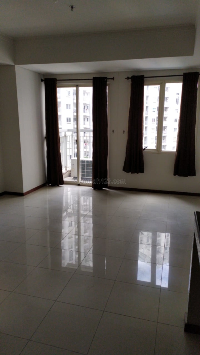 Apartemen Royal Mediterania garden residences studio semi furnish, Tanjung Duren, Jakarta Barat