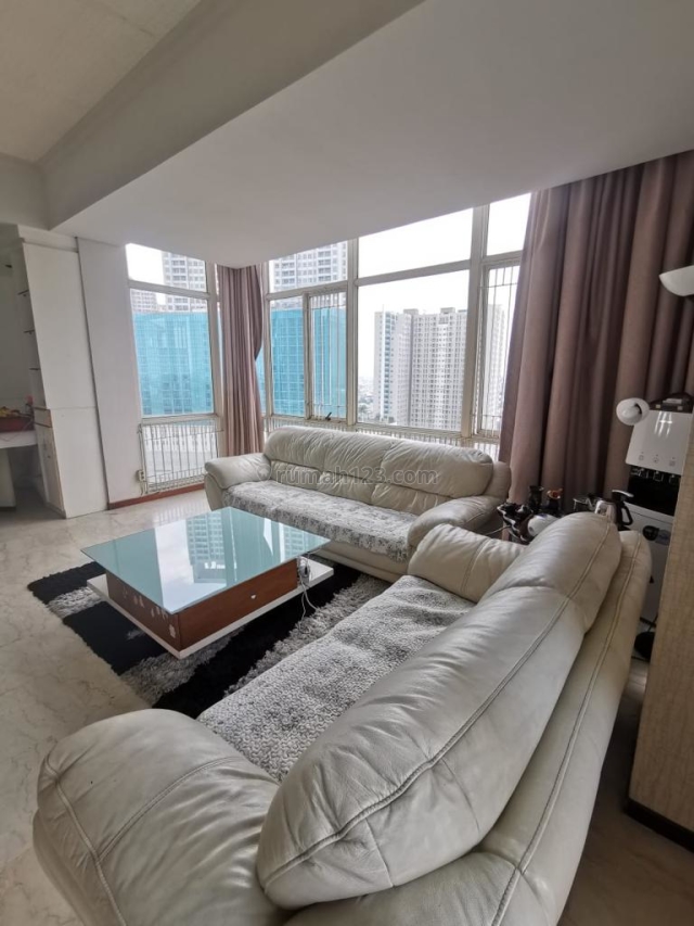 Apartemen Royal Mediterania 3+1BR Full Furnished View Central Park, Tanjung Duren, Jakarta Barat