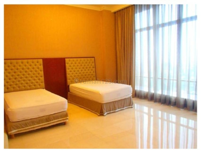 Apartemen Airlangga Ritz Carlton 4 BR Semi Furnished Siap Huni, Kuningan, Jakarta Selatan