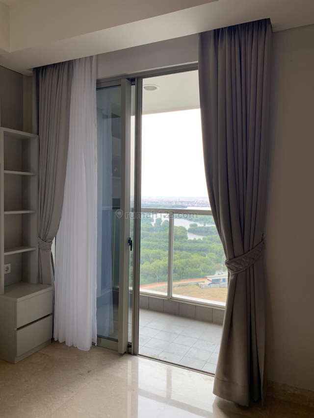 Apartemen di Gold Coast, Pantai Indah Kapuk, Jakarta Utara