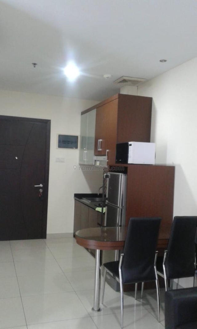 Apartemen Central Park Tower Amandine Lantai Sedang Full Furnished, Central Park, Jakarta Barat