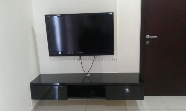 Apartemen Central Park Tower Amandine Lantai Sedang Full Furnished, Central Park, Jakarta Barat