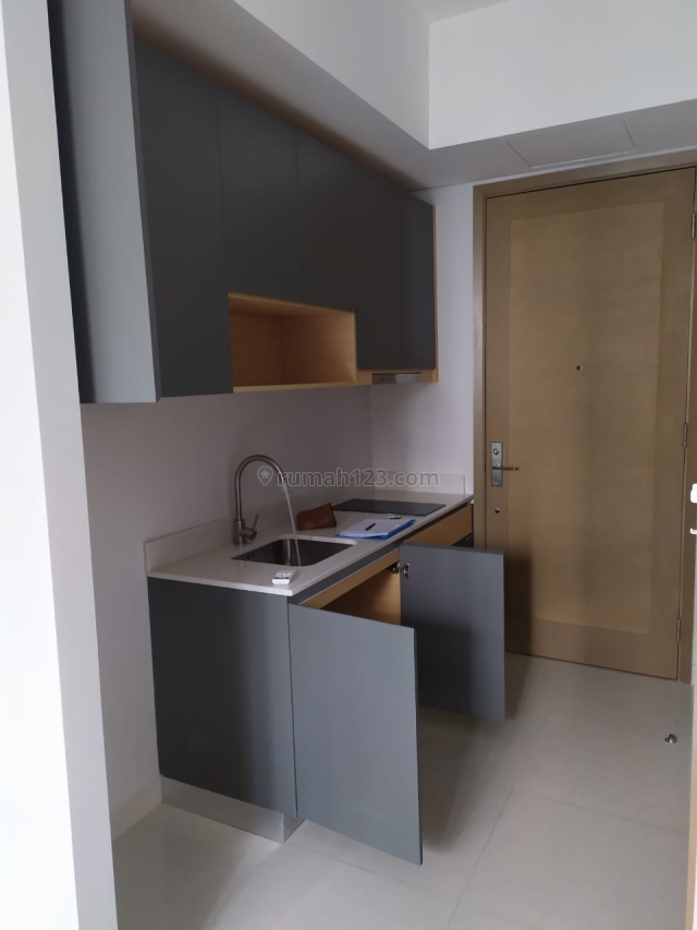 Apartemen TARES Studio Semi FUrnished Lantai Rendah, Taman Anggrek, Jakarta Barat