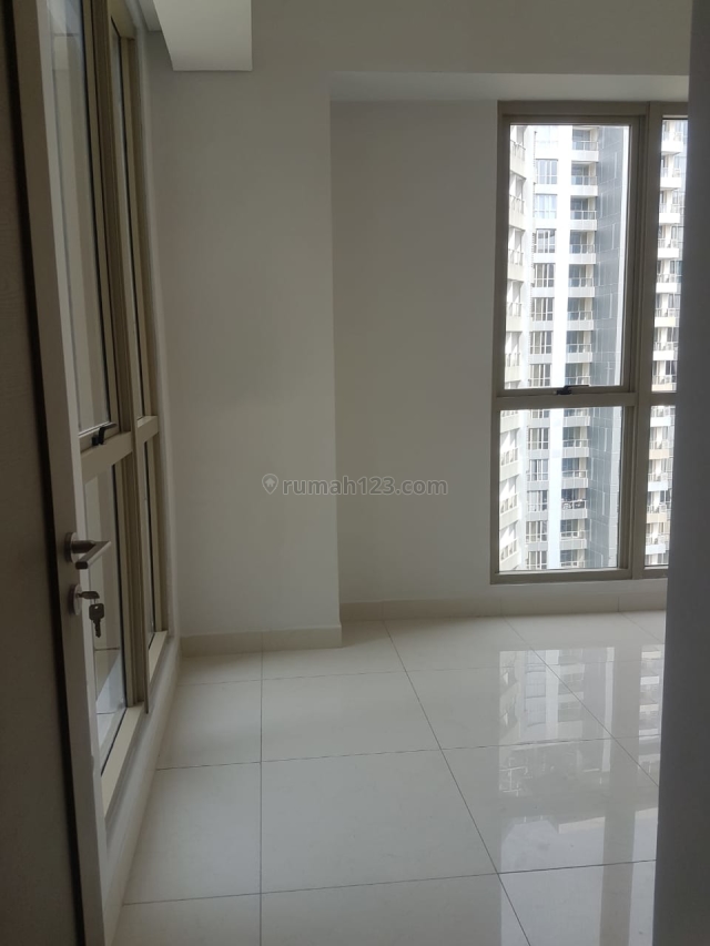 MURAHH LOHH!!! Taman Anggrek Residences Type suite 2 bedroom semi furnish, Taman Anggrek, Jakarta Barat