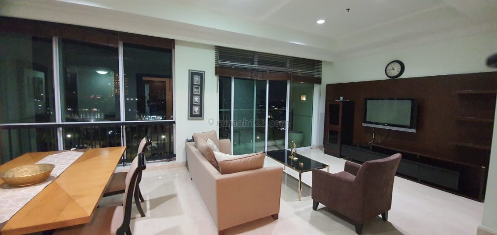 Apartemen Pakubuwono View 2 Bedroom Tower Redwood Lantai Sedang, Pakubuwono, Jakarta Selatan