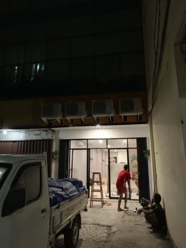 Komplek Ruko Harmoni Mas Kondisi Siap Pakai dan Sangat Rapih, 3 1/2 lantai Murah Harga 3,9M, Bandengan, Jakarta Utara