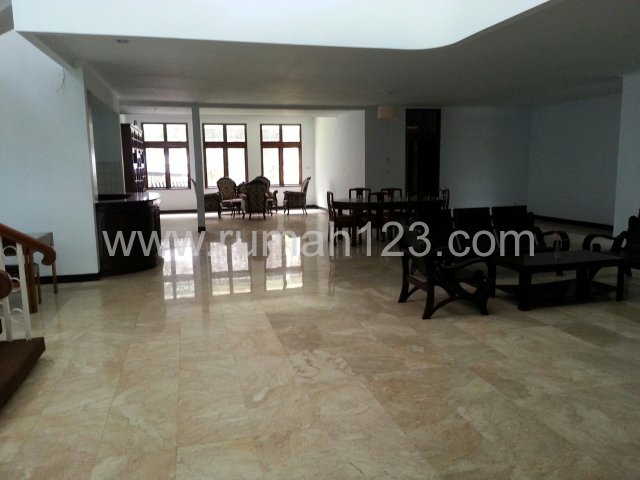 Rumah Disewakan Di Jl.sekolah Duta Pondok Indah., Pondok Indah, Jakarta Selatan