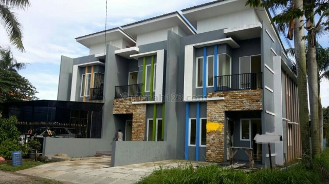 Rumah Baru 2 Lantai Taman Royal 1, Cipondoh, Dekat Akses Tol, Cipondoh, Tangerang