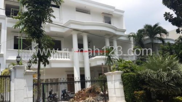 Rumah Di Pondok Indah Di Sekolah Kencana Jakarta, Pondok Indah, Jakarta Selatan