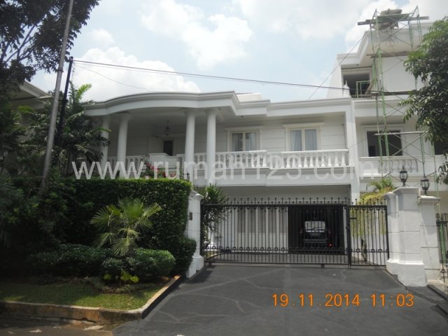 Rumah Di Pondok Indah Daerah Sekolah Kencana, Pondok Indah, Jakarta Selatan