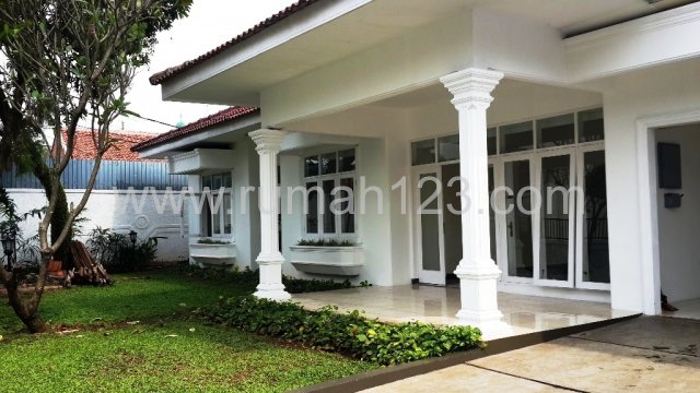 Rumah Jakarta Selatan Kawasan Kemang Timur, Kemang, Jakarta Selatan