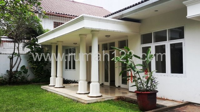 Rumah Di Jakarta Selatan Kawasan Kemang Timur Area, Kemang, Jakarta Selatan
