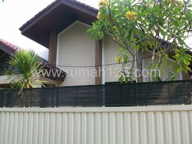 Rumah Siap Huni , Lokasi Tenang, Kebayoran Baru, Jakarta Selatan