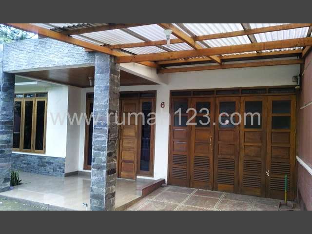 Rumah Strategis Dekat Kampus Widyatama, Cikutra, Bandung