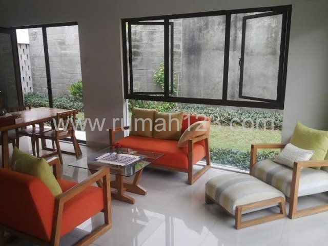 Rumah Desain Unik dalam TH Di Jagakarsa, Jagakarsa, Jakarta Selatan