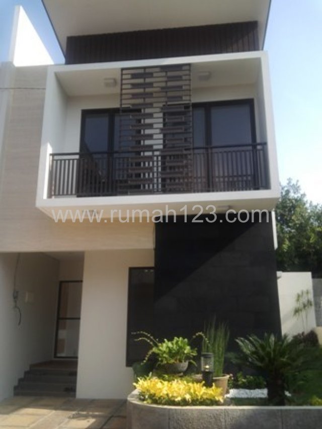 Rumah Siap Huni Di Jl M Kahfi 1, Cilandak, Jakarta Selatan