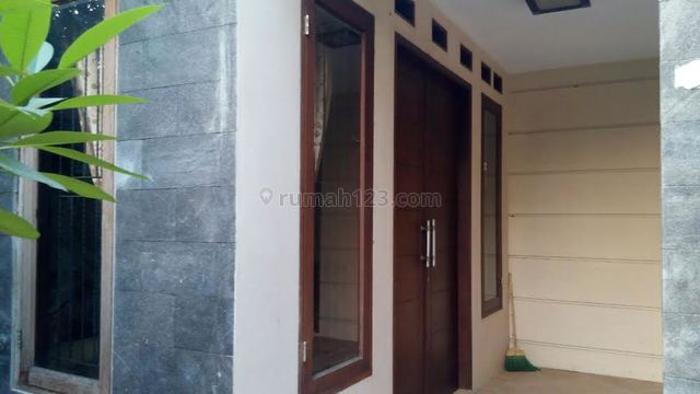 Rumah Nyaman dan Teduh di area strategis Condet, Condet, Jakarta Timur