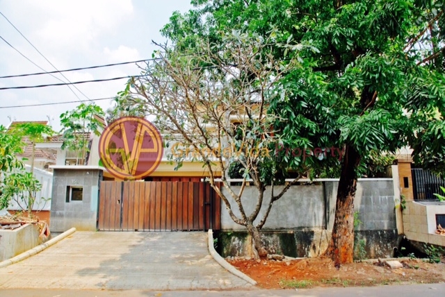 KEMANG-RUMAH LUAS 2 LANTAI,ADA SWIMMING POOL, Kemang, Jakarta Selatan